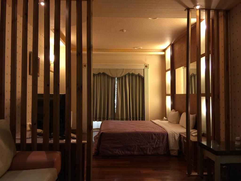 Changsing Business Motel Đài Nam Ngoại thất bức ảnh
